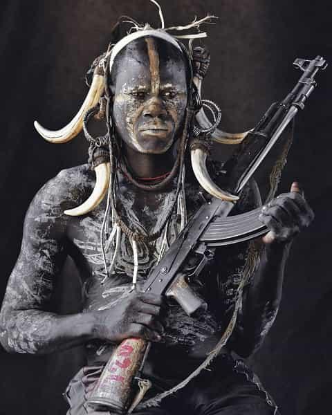 Мужчина из племени мурси. Долина Омо, Эфиопия